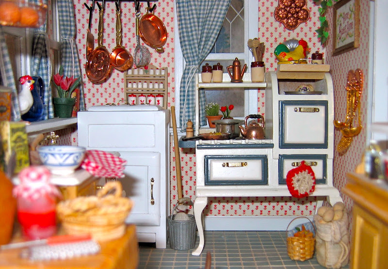 miniature victorian dollhouse click to see the previous post victorian  title=