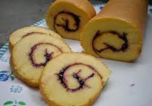 http://resep04.blogspot.com/2014/04/cara-untuk-membuat-bolu-gulung-yang.html