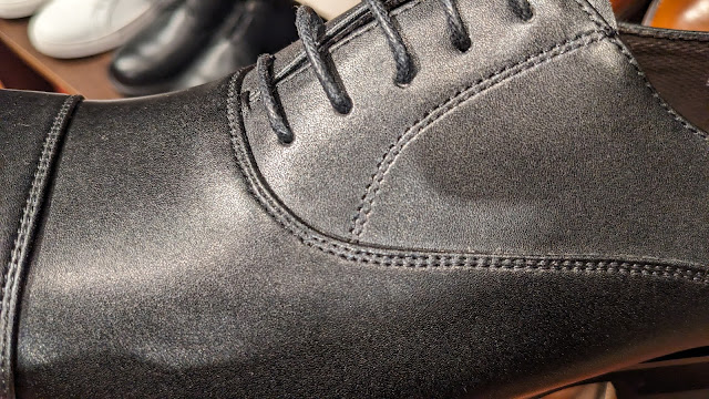 台湾　台北　紳士靴　ビジネスシューズ　革靴　ヴィーガンシューズ　ヴィーガン靴　Gullar 台北で靴を買う　靴と旅する　オックスフォード　ダービー　ダブルモンク　クロスダブルモンク