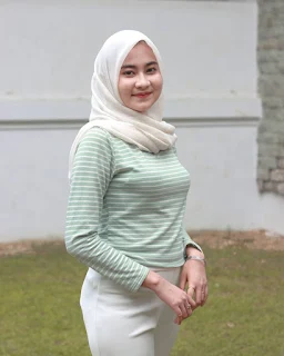 Hijabers cantik Ririn Putri Anjani