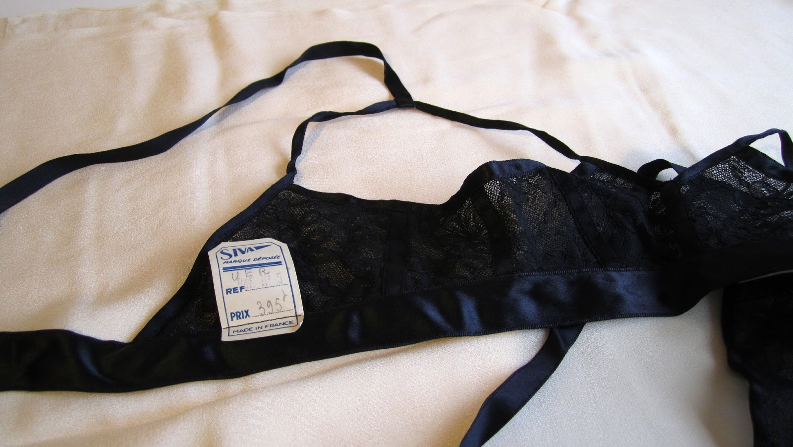 A Few Threads Loose: Lingerie in Profile: 1950's Cut Out Brassiere