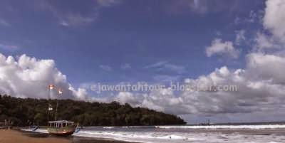 http://www.ejawantahtour.com/2014/07/menikmati-wisata-pantai-pangandaran.html