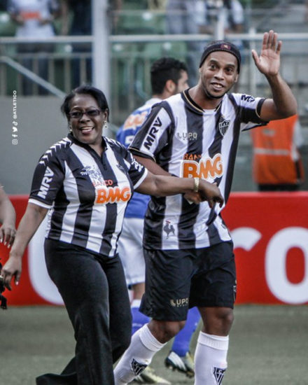 Ronaldinho’s mother dies aged 71 after contracting Covid-19