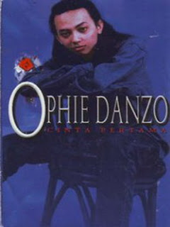 Download lagu Ophie Danzo dari album Cinta Pertama  Ophie Danzo  Ophie Danzo – Cinta Pertama (1997)