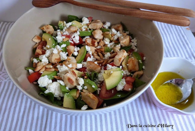 Ma power salade aux épinards, poulet, avocat et feta