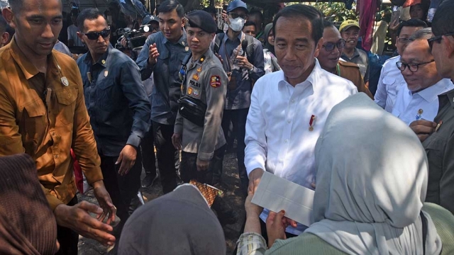 Sekelumit Bansos, Dulu Jokowi Kritik Keras SBY yang Bagi-bagi BLT