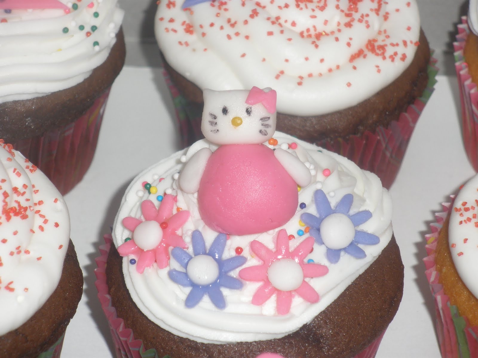 Hello Kitty Cupcakes