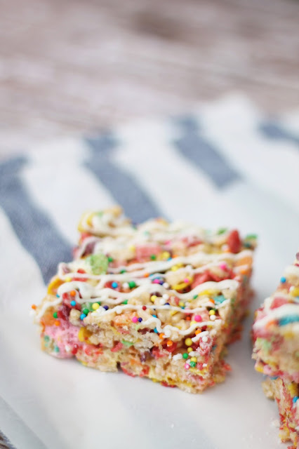 Fruity Marshmallow Treats via @labride