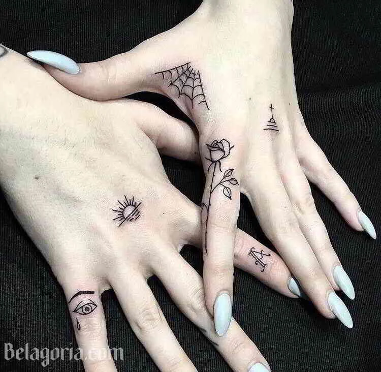 vemos Tatuajes sencillos en las manos