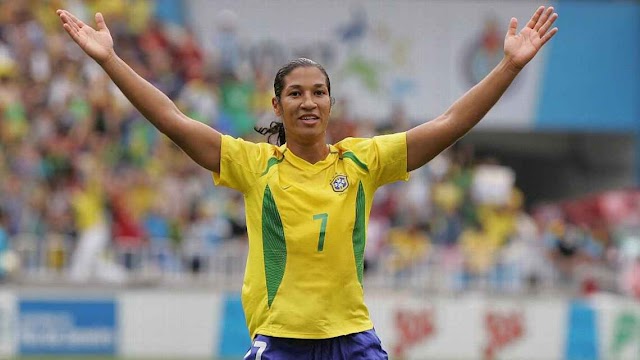 Heroínas do Futebol: Daniela Alves #05