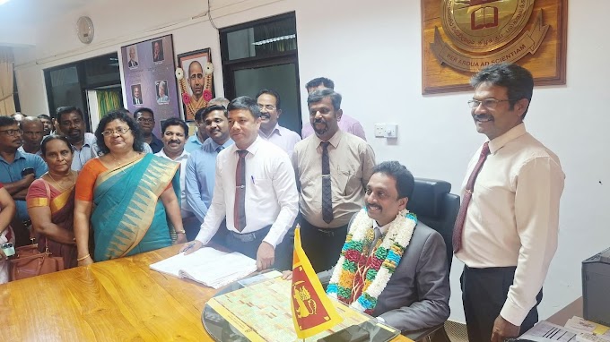 கிழக்கு பல்கலைக்கழகத்தின் 11 ஆவது புதிய உபவேந்தராக காரைதீவைச்சேர்ந்த பேராசிரியர் பரராஜசிங்கம் பிரதீபன் பொறுப்பேற்றார்.