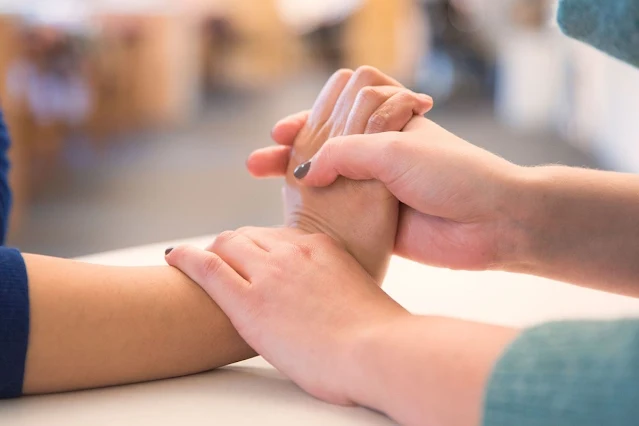 How Hand Therapy Helps And What Role It Plays?