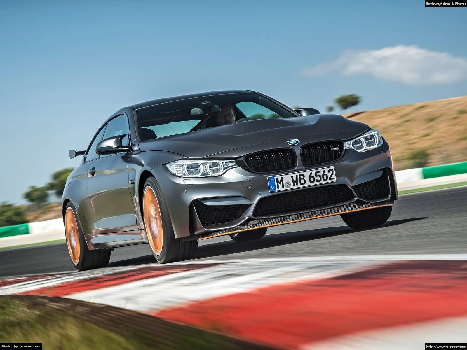 Hình ảnh xe ô tô BMW M4 GTS 2016 & nội ngoại thất