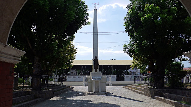 Jose Rizal Monument viewed from Tigbauan Town Hall