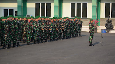 Upacara Bulanan Kasrem 043/Gatam Bacakan Amanat Panglima TNI