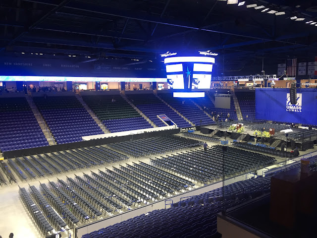 卒業式会場のTsongas center