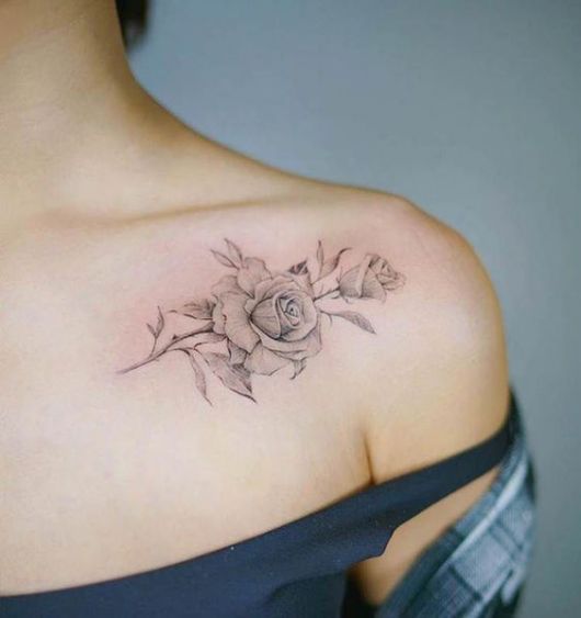 tatuagens femininas para os ombros