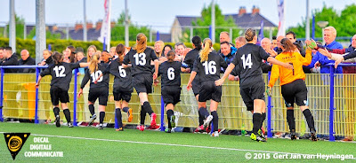 Emoties na weer een schitterend doelpunt van VVIJ tegen Velsen in de KNVB Bekerfinale