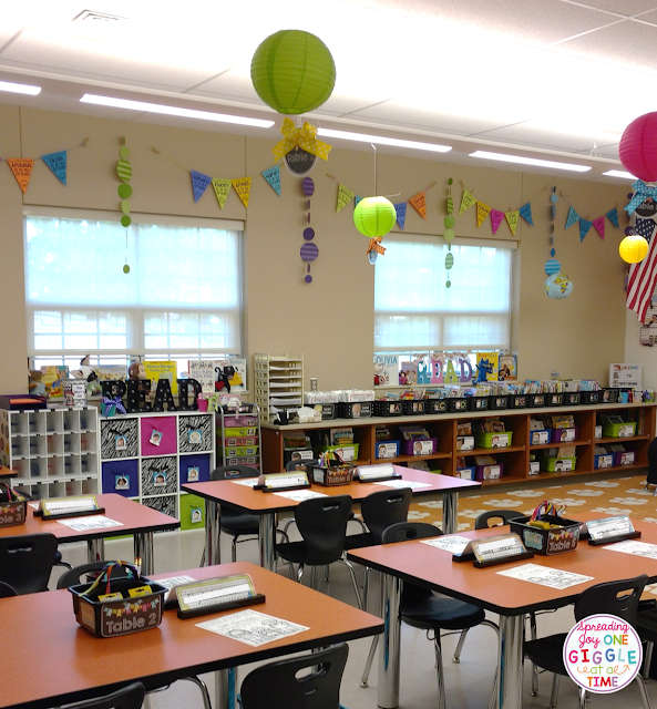 Check out this classroom reveal for classroom decor, tips, tricks, and ideas to use in your elementary classroom!