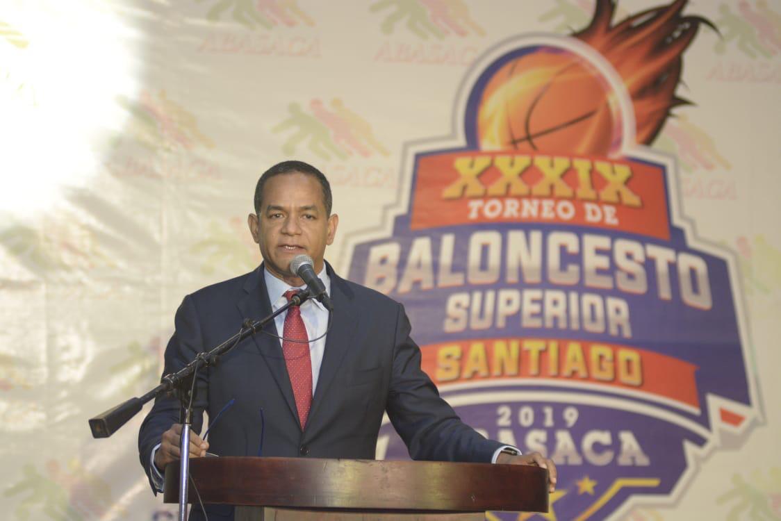  Julio César Valentín dice Baloncesto Superior une familia de Santiago