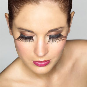 Tips on Wearing False Eyelashes