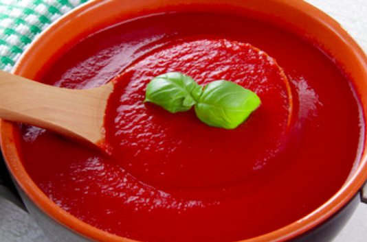 Salsa de tomate vegana con albahaca