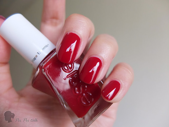 essie-gel couture-bubbles only-試色