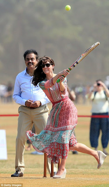 Kate Middleton and Prince William play cricket with Sachin