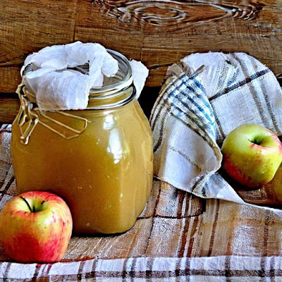 blended-apples-covered-with-cheese-cloth