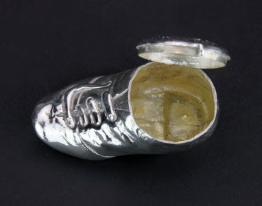 ANTIQUE 19thC RARE GERMAN SOLID SILVER SHOE SHAPED SNUFF BOX c.1890