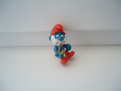 Vintage smurfs PAPA SMURF FIGURE ON ROCKING CHAIR