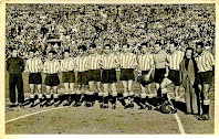 CLUB ATLÉTICO DE MADRID - Madrid, España - Temporada 1948-49 -  Pérez Zabala, Farias, Cuenca, Juncosa, Silva, Escudero, Aparicio, Riera, Mújica, Marcel Domingo, Diego Lozano y Larbi Ben Barek - F. C. BARCELONA 4 (César 2, Nicolau 2) ATLÉTICO DE MADRID 0 - 27/02/1949 - Liga de 1ª División, jornada  22 - Barcelona, Campo de Las Corts - El Atlético de Madrid fue 4º en la Liga, con Lino Taioli de entrenador