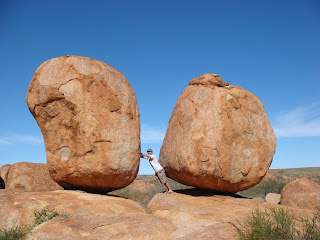 Inilah 10 Balancing Rocks Yang Terkenal Di Dunia [ www.BlogApaAja.com ]