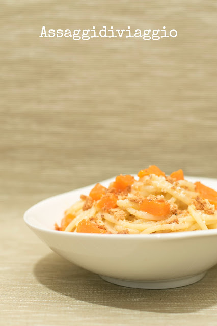 Spaghetti Gentile con zucca, conciato romano ed amaretti