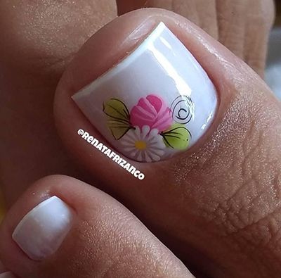 unhas dos pés delicadas esmalte branco