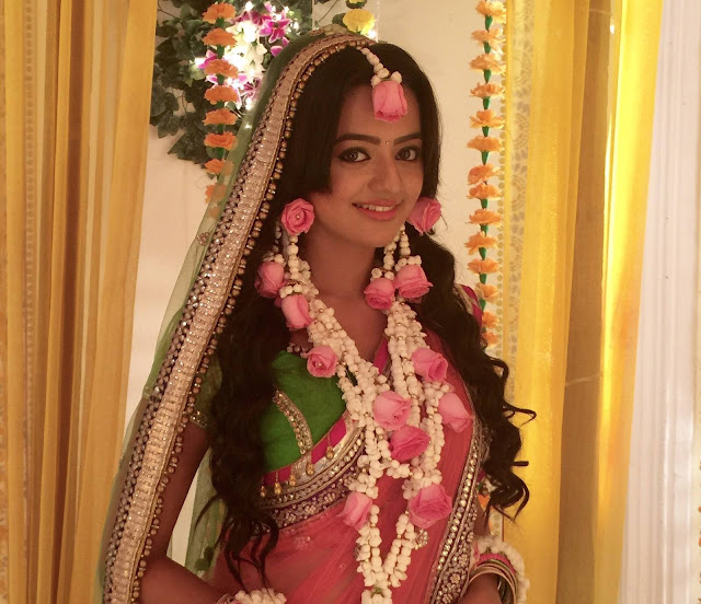 Beautiful Helly Shah HD Wallpaper