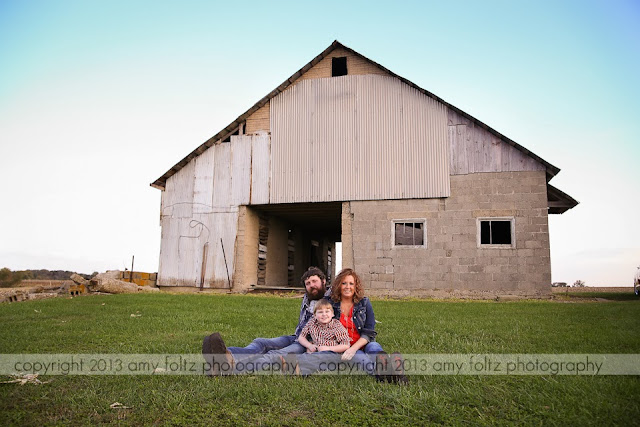 photo of a family in front of a barn - Terre Haute photographer
