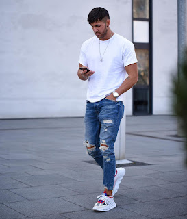 8 Stylish Way To Wear A White T-shirt For Guys