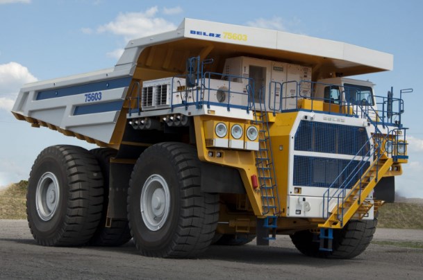  truk dam besar BELAZ-75603