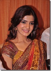 Samantha-latest-cute-stills-in-saree