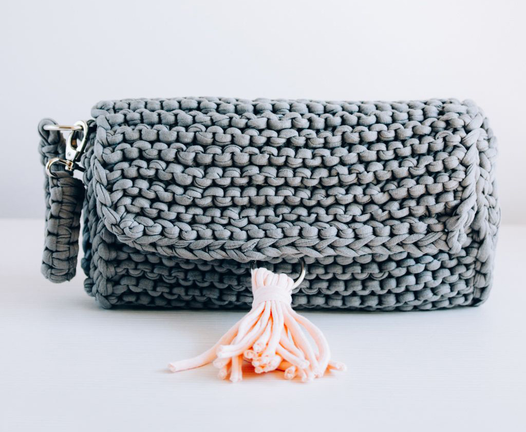 Knitted Clutch Bag. Free Tutorial