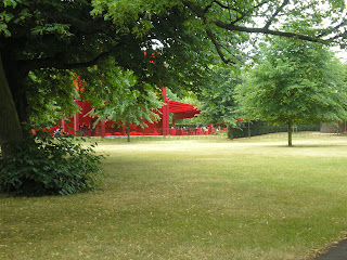 Londres. Jean Nouvel. Rojo y verde.