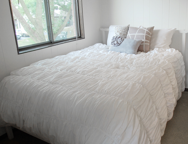 Effortless Anthropologie: Guest Post: Anthropologie Cirrus Bedding DIY