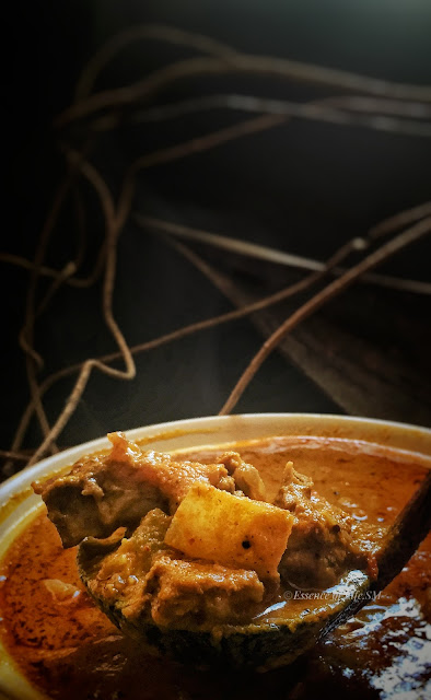 PALAKKADAN ERACHI KUMBALANGA CURRY