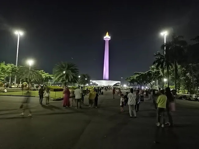 Monas