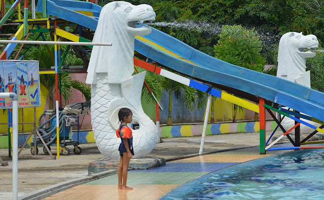 Penanjung Island Water Boom Sekadau, Kolam Renang, Penginapan, Fitnes Center And Family Karaoke