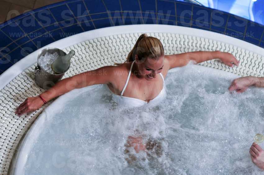 dominika cibulkova s hot white bikini for bathtub photoshoot