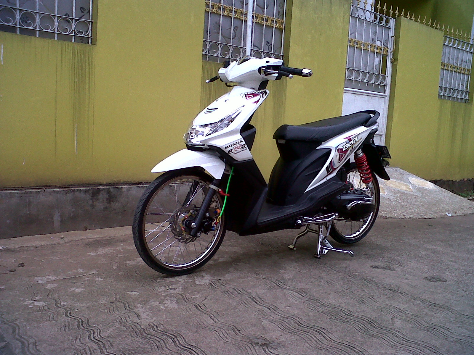 Kumpulan Foto Modifikasi Motor Beat Warna Kuning Terlengkap Gubuk