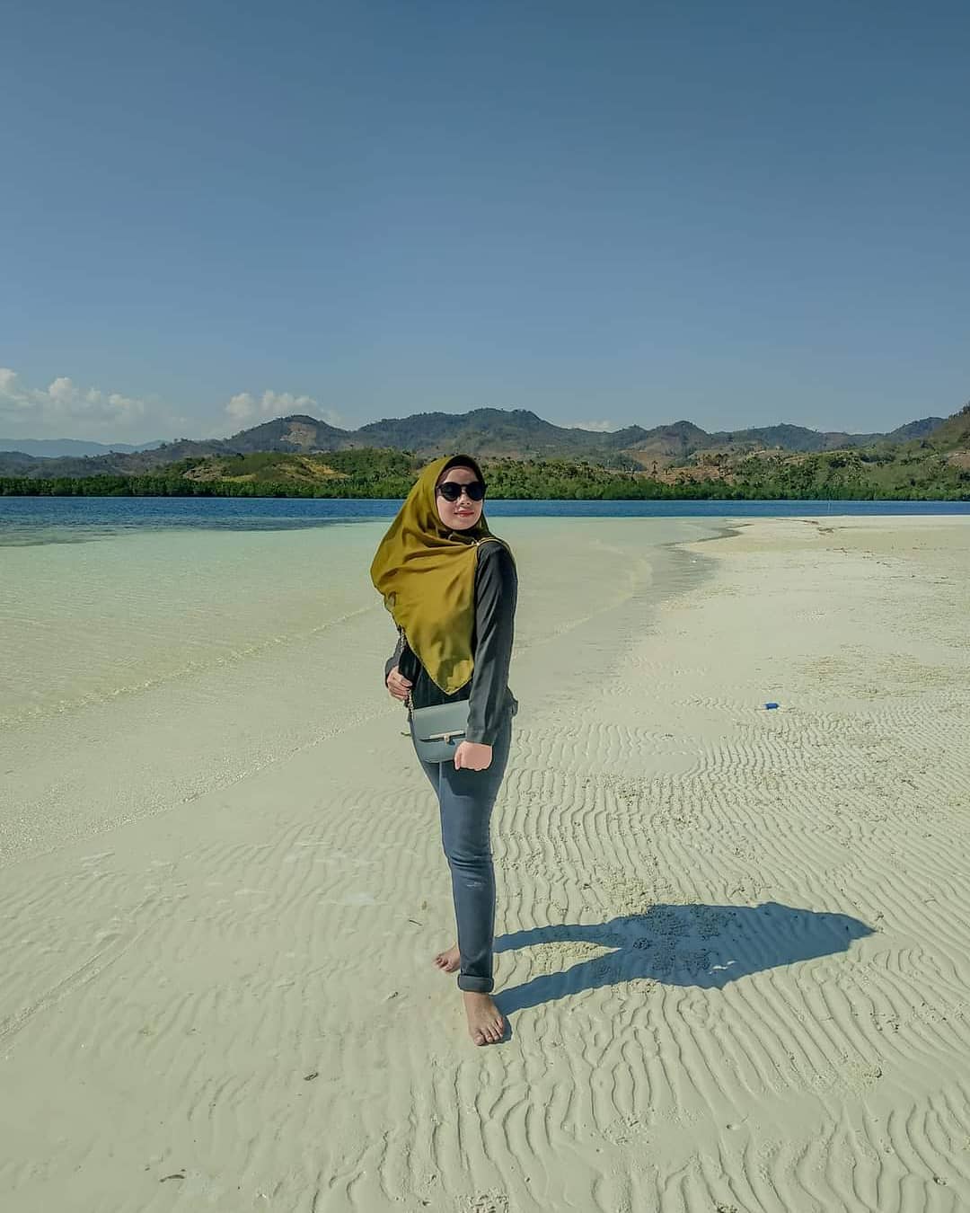 Pantai Ratu Tenilo Gorontalo