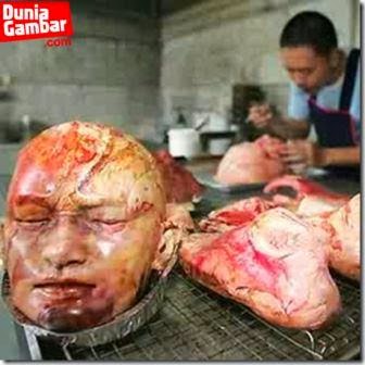 gambar unik roti daging manusia